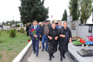 Vətən müharibəsi şəhidi Hüseyinov Elbrus Nadir oğlunun ikinci ildönümü məzarı başında qeyd edilib, ailəsi ziyarət olunub