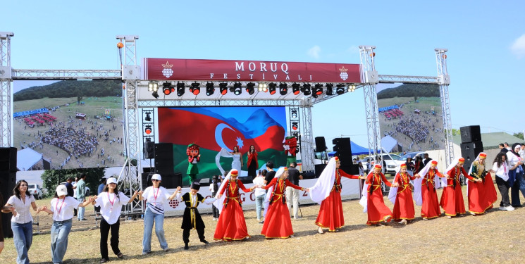 Festival zəngin proqramla yadda qaldı
