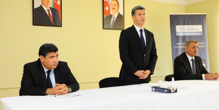 Şəhər sakinləri ilə səyyar qəbul keçirilib
