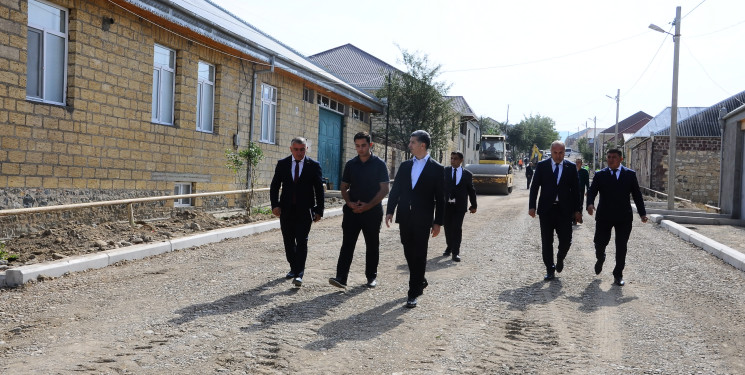 Şəhər küçələri abadlaşır