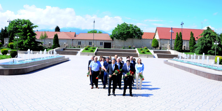 17 iyun Tibb İşçilərinin Peşə Bayramı Günüdür
