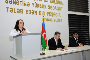 Tibb işçiləri ilə görüş keçirilib
